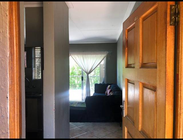2 BEDROOM HOUSE FOR SALE IN WILGEHEUWEL